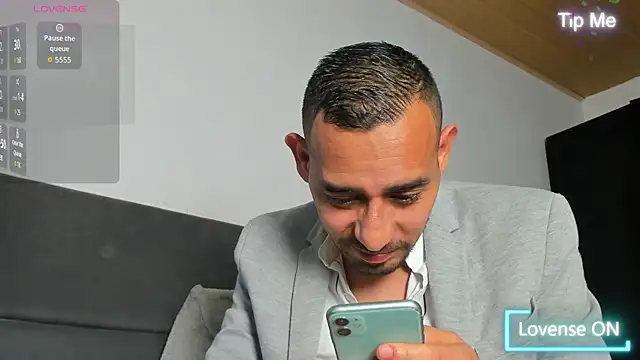 jhonyalzate2 online show from 05/25/26, 12:27