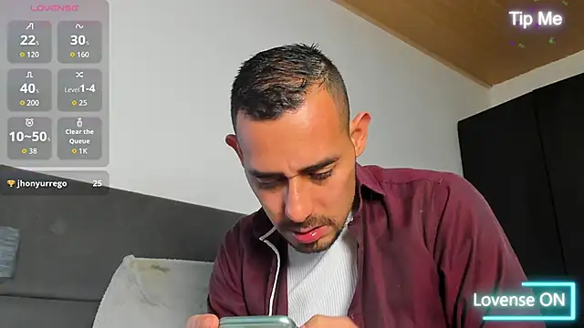 jhonyalzate2 online show from 05/28/26, 01:14