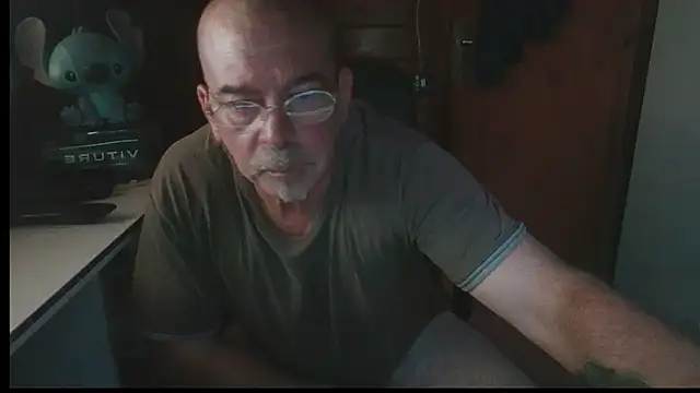 Snapshot of 0oscar_xxx chatting on 09/09/25, 06:18 0oscar xxx online show from 09/09/25, 06:18