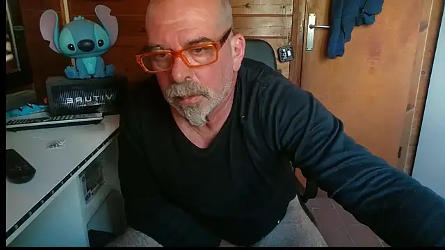 Snapshot of 0oscar_xxx chatting on 10/25/25, 12:56 0oscar xxx online show from 10/25/25, 12:56