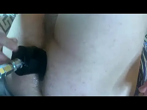 Snapshot of OndruSuk chatting on 02/03/25, 12:36 OndruSuk online show from 02/03/25, 12:36