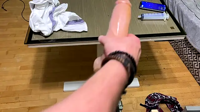 Snapshot of OndruSuk chatting on 09/30/25, 06:24 OndruSuk online show from 09/30/25, 06:24