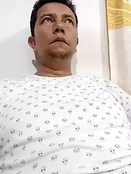 Lachuchaenlacara1988 online show from 02/01/25, 02:47