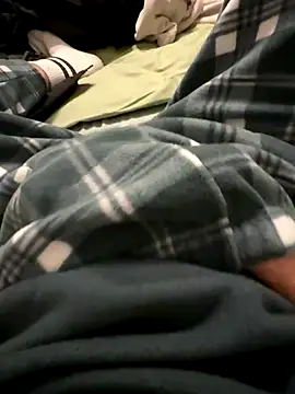 Snapshot of Andrei_992 chatting on 11/12/25, 08:08 Andrei 992 online show from 11/12/25, 08:08