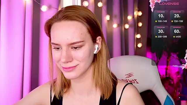 Snapshot of Ramona___ chatting on 01/15/25, 08:30 Ramona online show from 01/15/25, 08:30