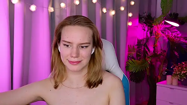 Snapshot of Ramona___ chatting on 01/25/25, 12:37 Ramona online show from 01/25/25, 12:37