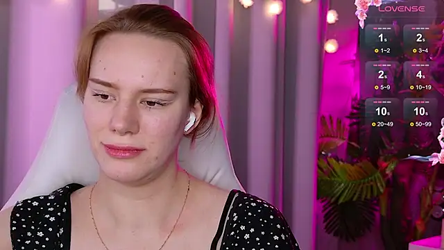 Snapshot of Ramona___ chatting on 01/28/25, 09:41 Ramona online show from 01/28/25, 09:41