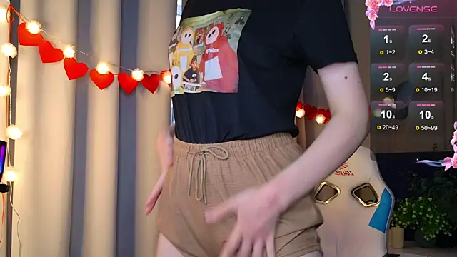 Snapshot of Ramona___ chatting on 02/05/25, 09:36 Ramona online show from 02/05/25, 09:36