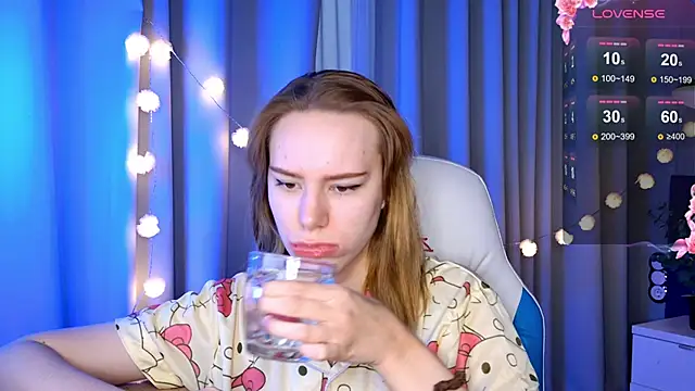 Snapshot of Ramona___ chatting on 02/11/25, 06:08 Ramona online show from 02/11/25, 06:08