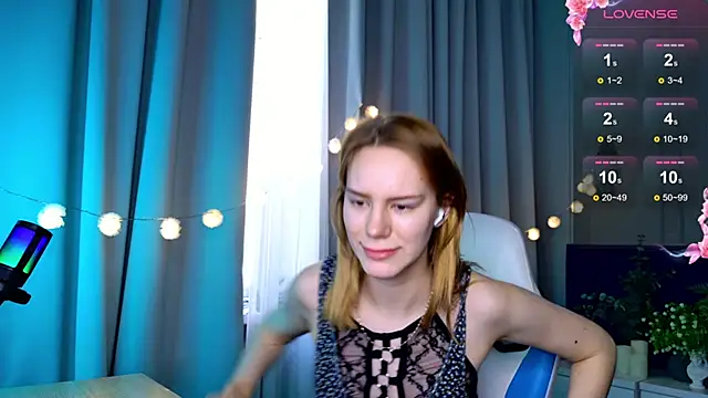 Snapshot of Ramona___ chatting on 03/07/25, 09:40 Ramona online show from 03/07/25, 09:40