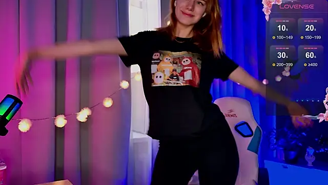 Snapshot of Ramona___ chatting on 03/20/25, 06:08 Ramona online show from 03/20/25, 06:08