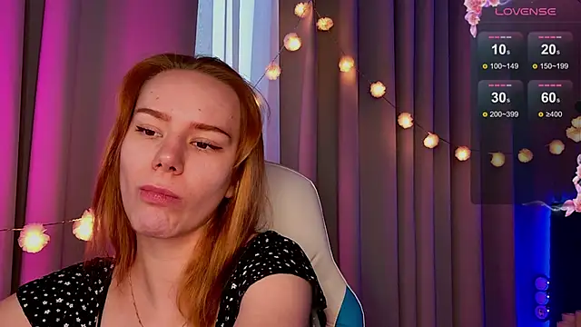 Snapshot of Ramona___ chatting on 03/22/25, 06:11 Ramona online show from 03/22/25, 06:11