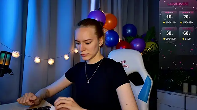 Snapshot of Ramona___ chatting on 09/09/25, 06:02 Ramona online show from 09/09/25, 06:02