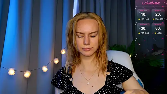 Snapshot of Ramona___ chatting on 09/11/25, 06:02 Ramona online show from 09/11/25, 06:02