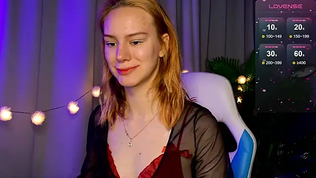 Snapshot of Ramona___ chatting on 09/13/25, 05:51 Ramona online show from 09/13/25, 05:51