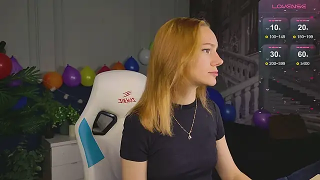 Snapshot of Ramona___ chatting on 09/18/25, 06:04 Ramona online show from 09/18/25, 06:04