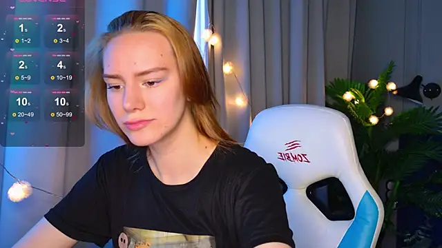 Snapshot of Ramona___ chatting on 10/03/25, 06:10 Ramona online show from 10/03/25, 06:10