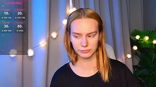 Snapshot of Ramona___ chatting on 10/16/25, 06:03 Ramona online show from 10/16/25, 06:03