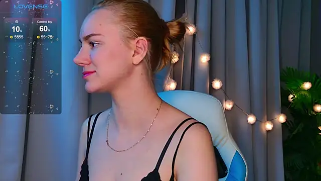 Snapshot of Ramona___ chatting on 01/06/26, 06:28 Ramona online show from 01/06/26, 06:28