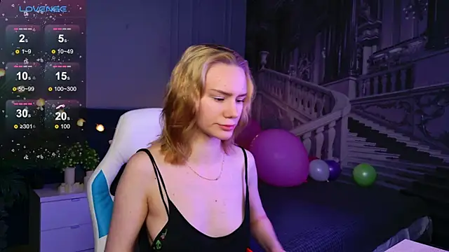 Snapshot of Ramona___ chatting on 01/19/26, 06:17 Ramona online show from 01/19/26, 06:17