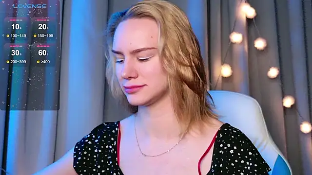 Snapshot of Ramona___ chatting on 02/01/26, 06:12 Ramona online show from 02/01/26, 06:12