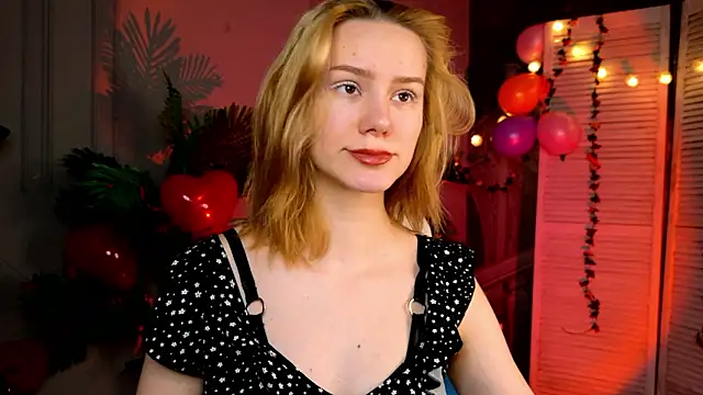 Snapshot of Ramona___ chatting on 02/13/26, 06:31 Ramona online show from 02/13/26, 06:31