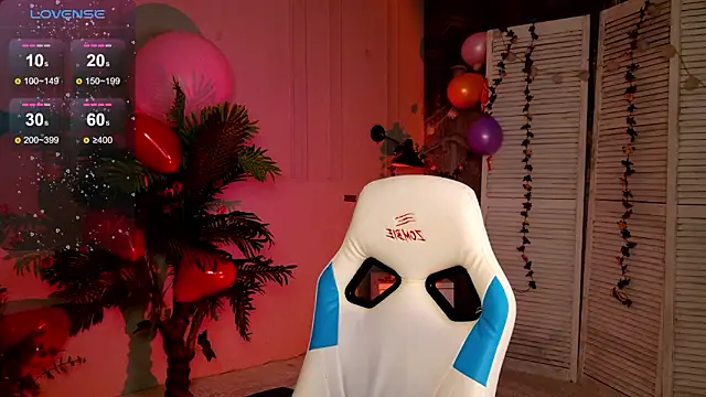 Snapshot of Ramona___ chatting on 02/14/26, 06:21 Ramona online show from 02/14/26, 06:21