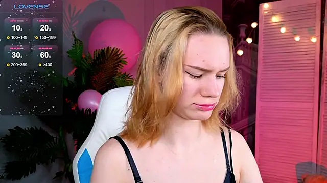 Snapshot of Ramona___ chatting on 02/18/26, 06:09 Ramona online show from 02/18/26, 06:09