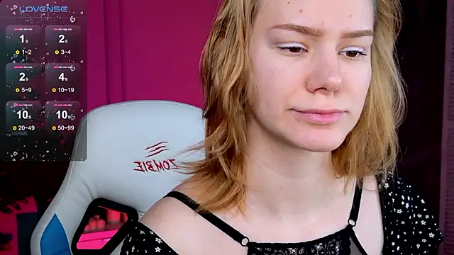 Snapshot of Ramona___ chatting on 02/21/26, 06:14 Ramona online show from 02/21/26, 06:14