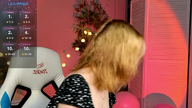 Snapshot of Ramona___ chatting on 03/07/26, 06:21 Ramona online show from 03/07/26, 06:21