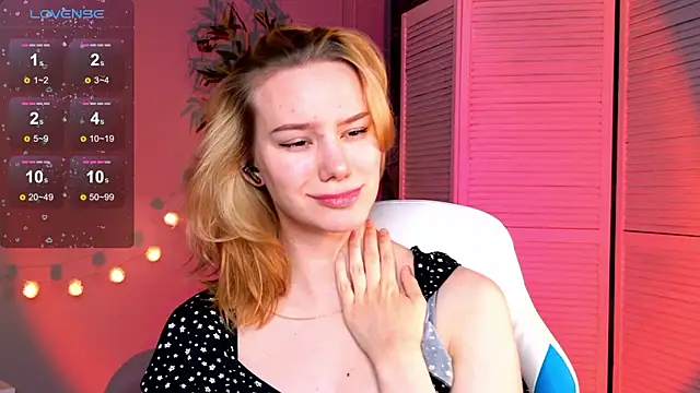 Snapshot of Ramona___ chatting on 03/12/26, 06:19 Ramona online show from 03/12/26, 06:19