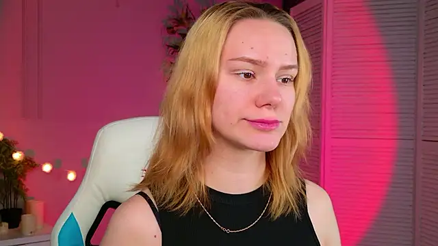 Snapshot of Ramona___ chatting on 03/23/26, 06:28 Ramona online show from 03/23/26, 06:28