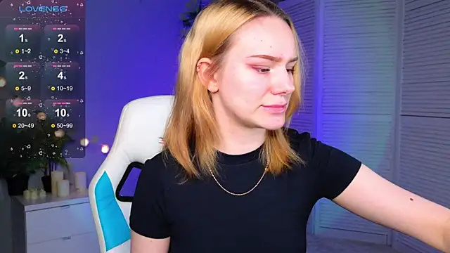 Snapshot of Ramona___ chatting on 03/31/26, 12:27 Ramona online show from 03/31/26, 12:27