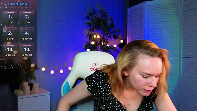 Snapshot of Ramona___ chatting on 04/03/26, 06:22 Ramona online show from 04/03/26, 06:22