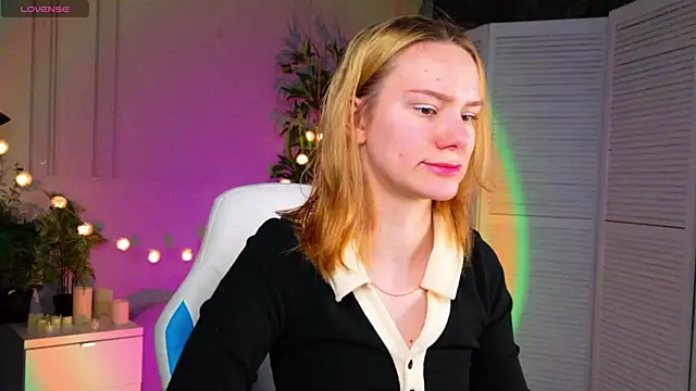 Snapshot of Ramona___ chatting on 04/09/26, 06:30 Ramona online show from 04/09/26, 06:30