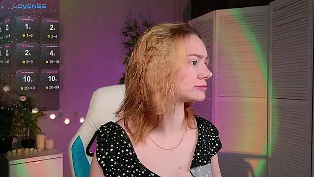 Snapshot of Ramona___ chatting on 04/12/26, 06:07 Ramona online show from 04/12/26, 06:07