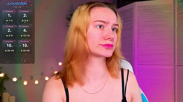 Snapshot of Ramona___ chatting on 04/13/26, 06:19 Ramona online show from 04/13/26, 06:19