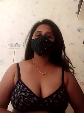 Snapshot of Indiantina chatting on 12/23/24, 09:16 Indiantina online show from 12/23/24, 09:16