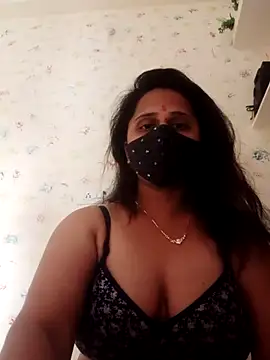 Snapshot of Indiantina chatting on 12/24/24, 08:33 Indiantina online show from 12/24/24, 08:33