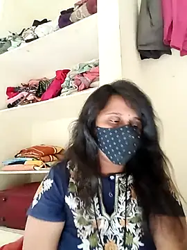 Snapshot of Indiantina chatting on 11/17/25, 09:37 Indiantina online show from 11/17/25, 09:37