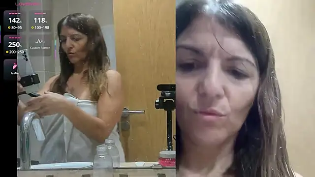 Snapshot of Carolain3_9 chatting on 11/21/25, 03:44 Carolain3 9 online show from 11/21/25, 03:44