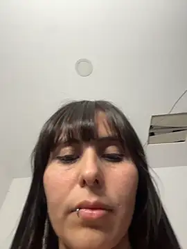 Snapshot of valeska69col chatting on 12/16/25, 05:12 valeska69col online show from 12/16/25, 05:12