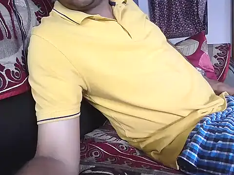 Snapshot of aakash_ModelBrown chatting on 10/23/25, 05:40 aakash ModelBrown online show from 10/23/25, 05:40