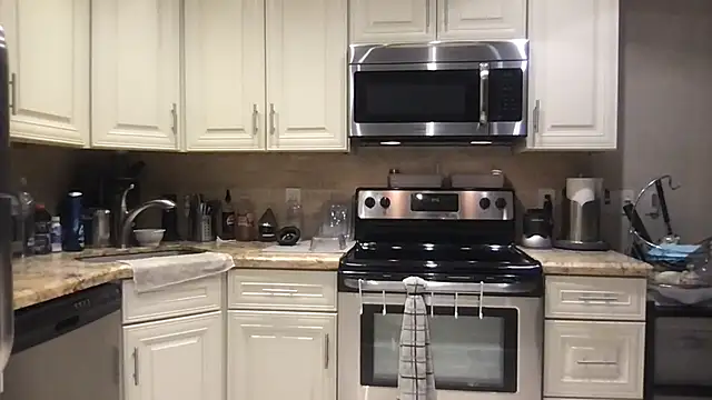 BigGuyMuscle online show from 09/28/25, 01:44