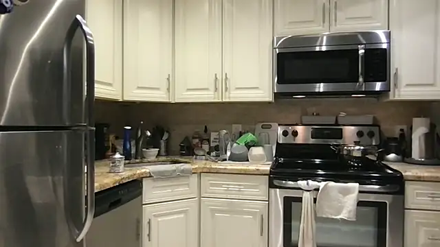 BigGuyMuscle online show from 11/23/25, 06:46