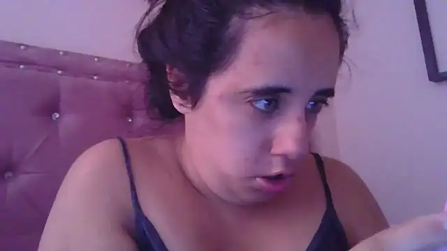 annarose19 online show from 02/02/26, 08:40