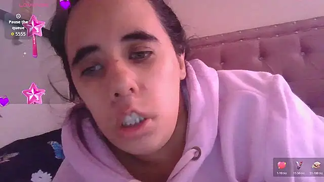Snapshot of annarose19 chatting on 06/26/26, 07:51 annarose19 online show from 06/26/26, 07:51