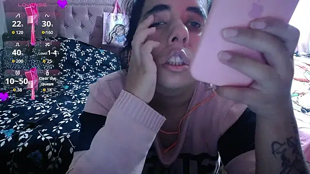 Snapshot of annarose19 chatting on 07/10/26, 10:45 annarose19 online show from 07/10/26, 10:45