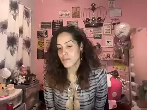 latinacubana online show from 01/05/25, 12:42