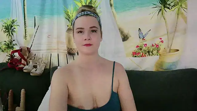 Snapshot of Kellylynn69 chatting on 12/04/24, 01:25 Kellylynn69 online show from 12/04/24, 01:25